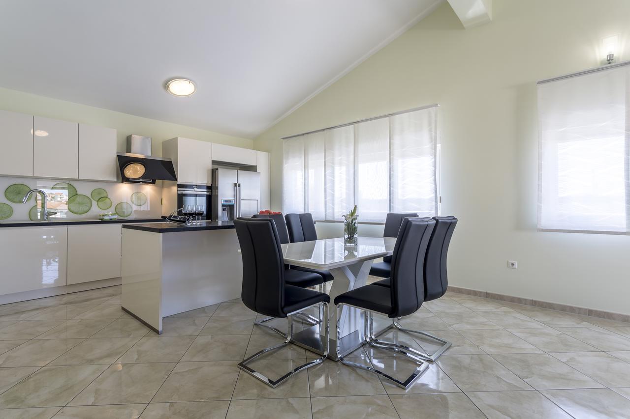 Apartmani Lukic Спліт Екстер'єр фото