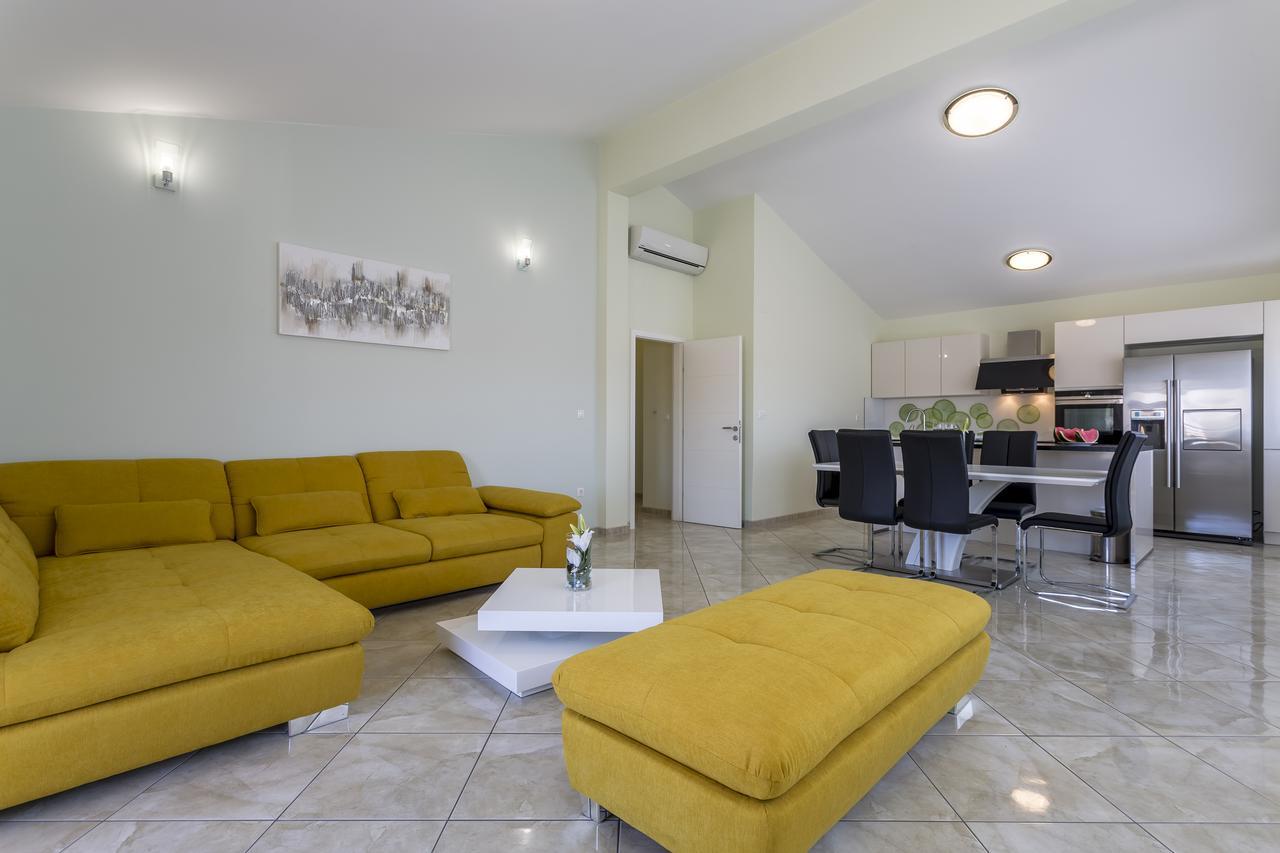 Apartmani Lukic Спліт Екстер'єр фото