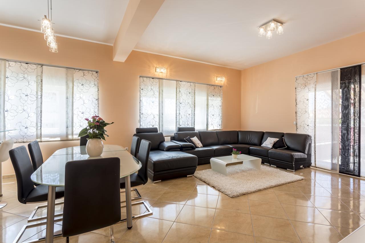 Apartmani Lukic Спліт Екстер'єр фото