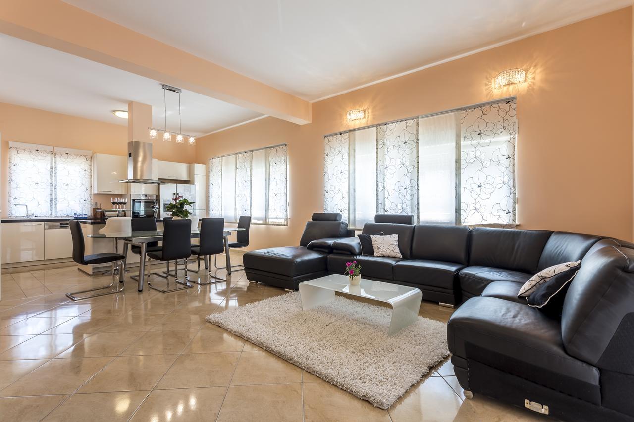 Apartmani Lukic Спліт Екстер'єр фото