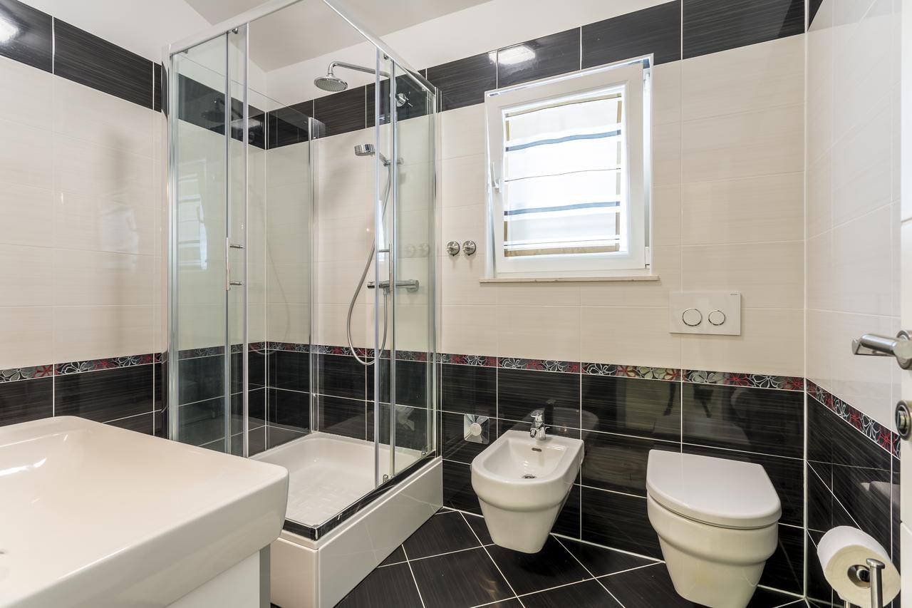 Apartmani Lukic Спліт Екстер'єр фото