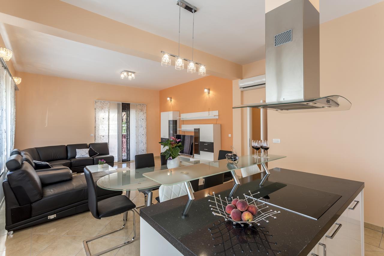 Apartmani Lukic Спліт Екстер'єр фото